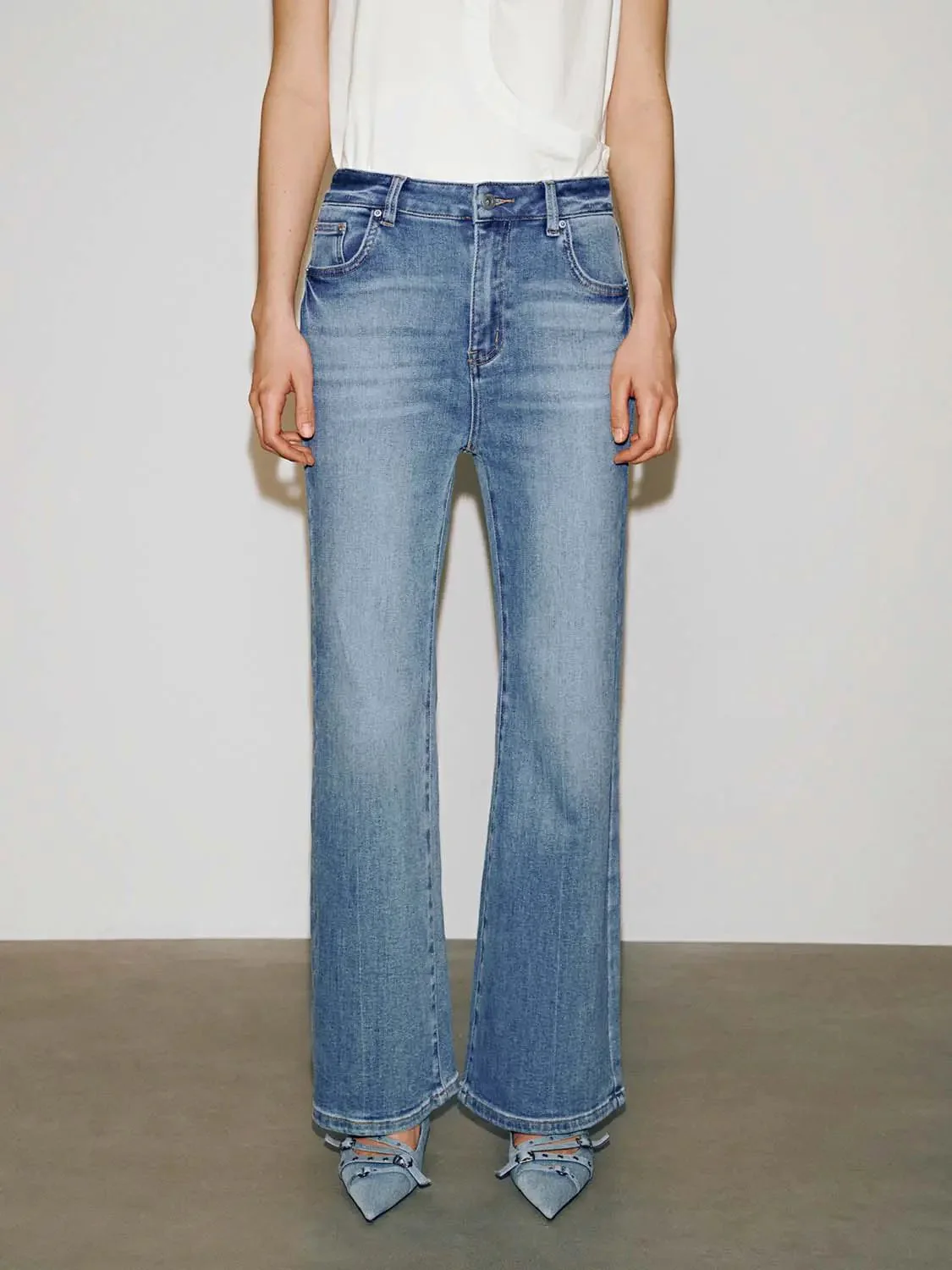 3148-high-waist-washed-flare-leg-jeans-1.webp High-Waist Washed Flare Leg Jeans