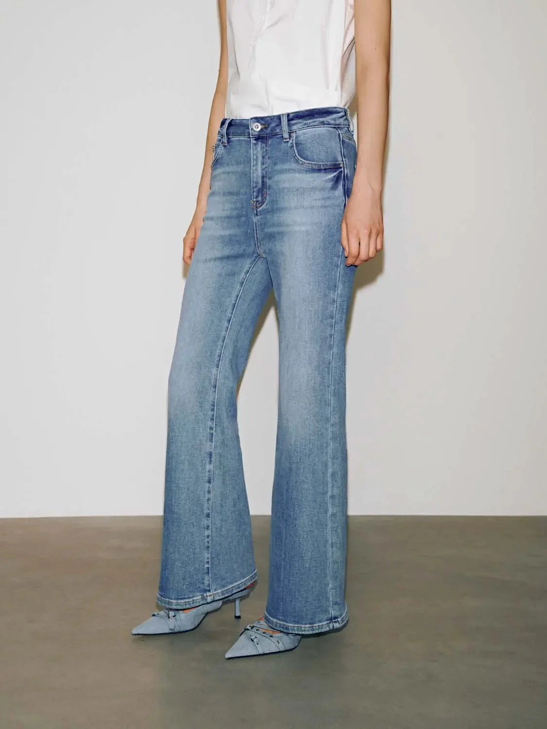 3148-high-waist-washed-flare-leg-jeans-3.webp High-Waist Washed Flare Leg Jeans
