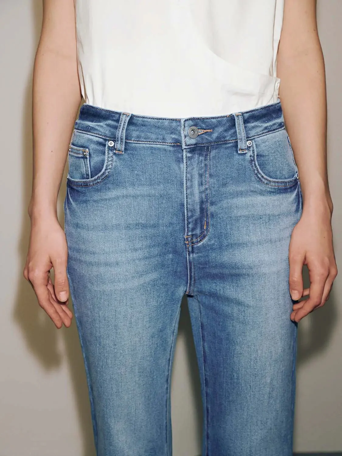 3148-high-waist-washed-flare-leg-jeans-4.webp High-Waist Washed Flare Leg Jeans