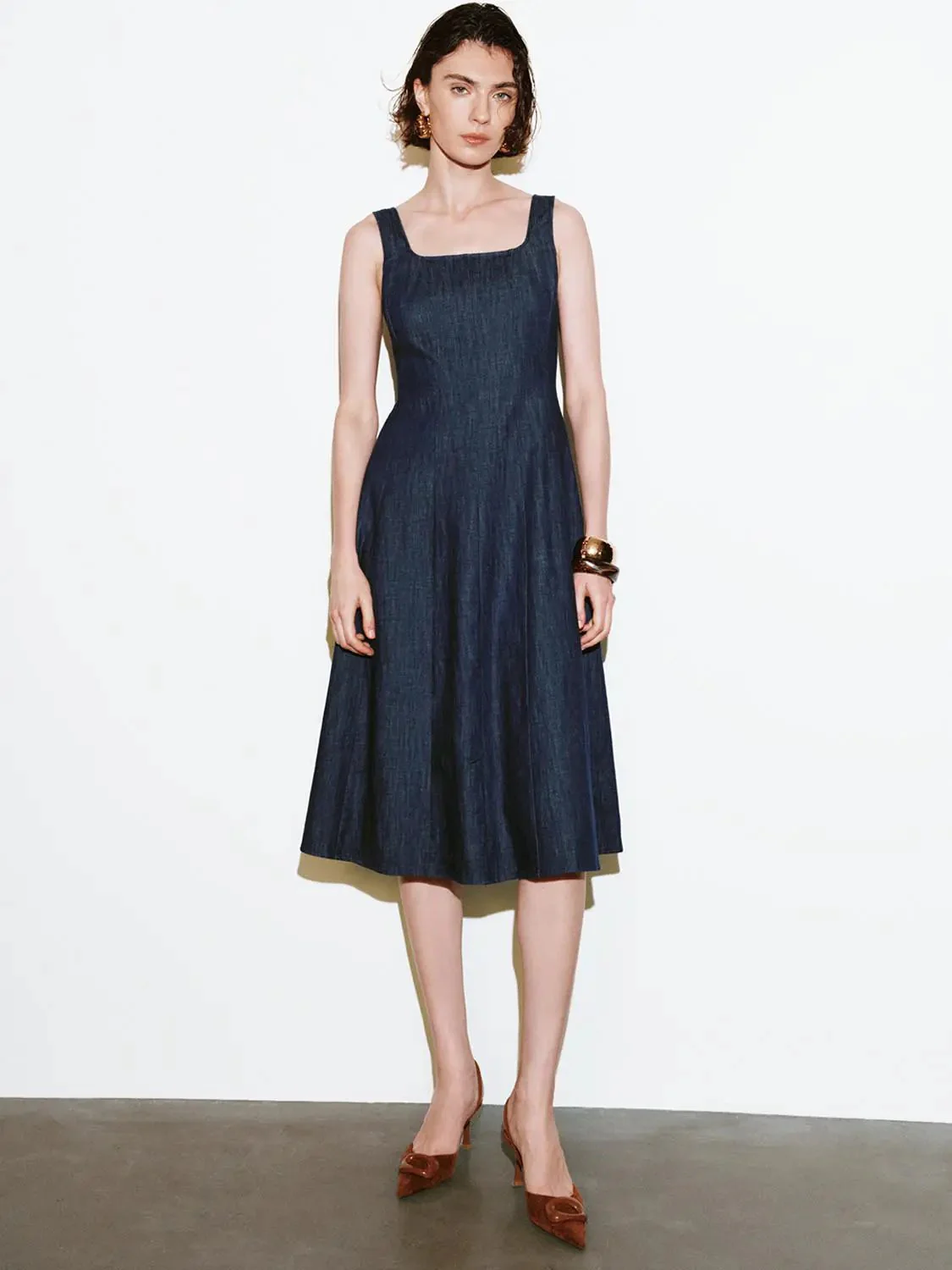 3155-scoop-neck-sleeveless-denim-dresses-1.webp Scoop Neck Sleeveless Denim Dresses