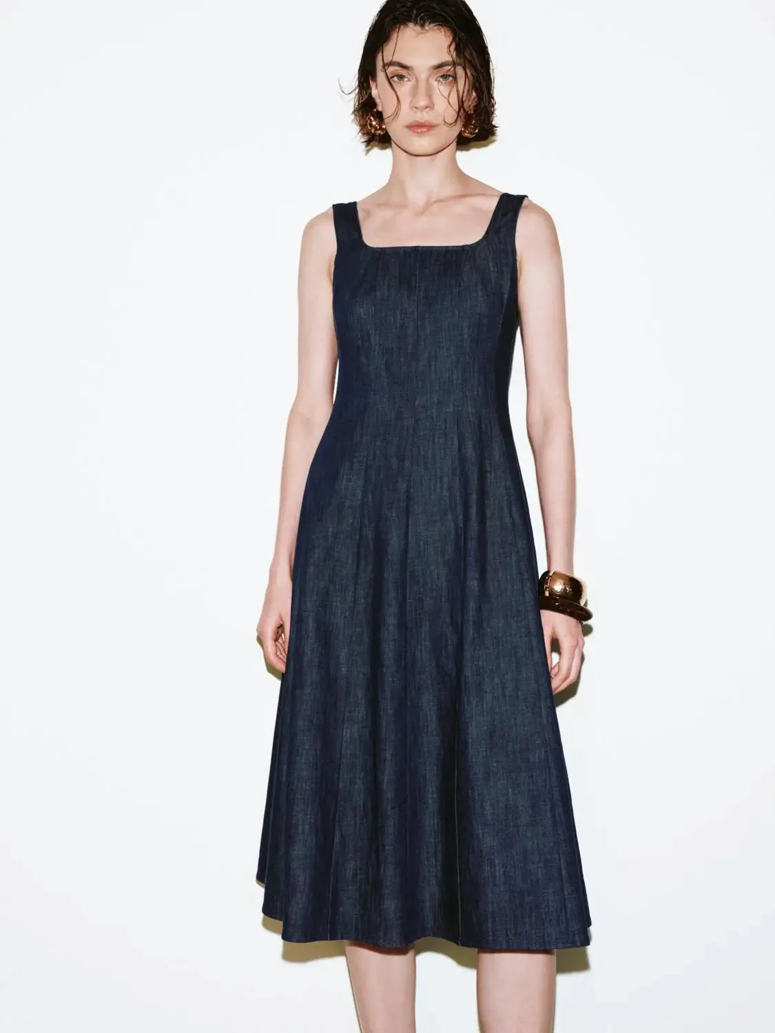 3155-scoop-neck-sleeveless-denim-dresses-5.webp Scoop Neck Sleeveless Denim Dresses