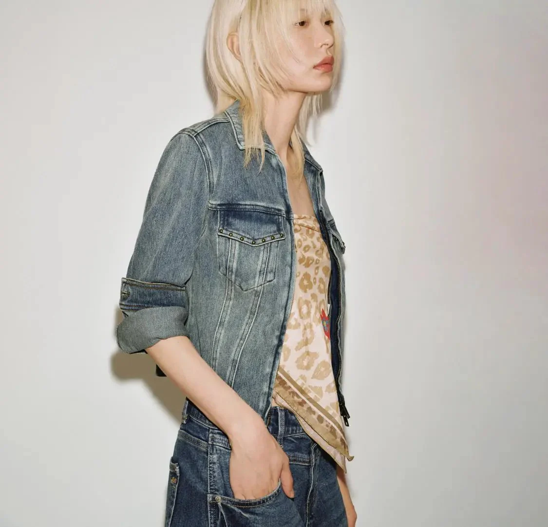 3195-flap-pocket-cropped-denim-shirts-2.webp Flap Pocket Cropped Denim Shirts