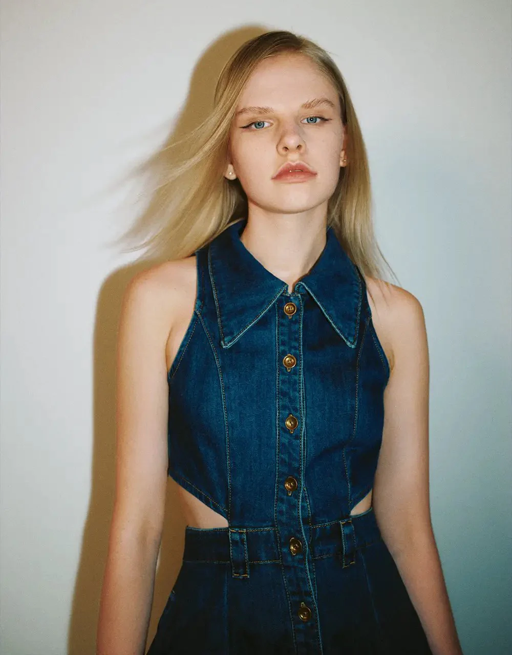 322-cut-out-sleeveless-denim-dress-4.webp Cut-Out Sleeveless Denim Dress