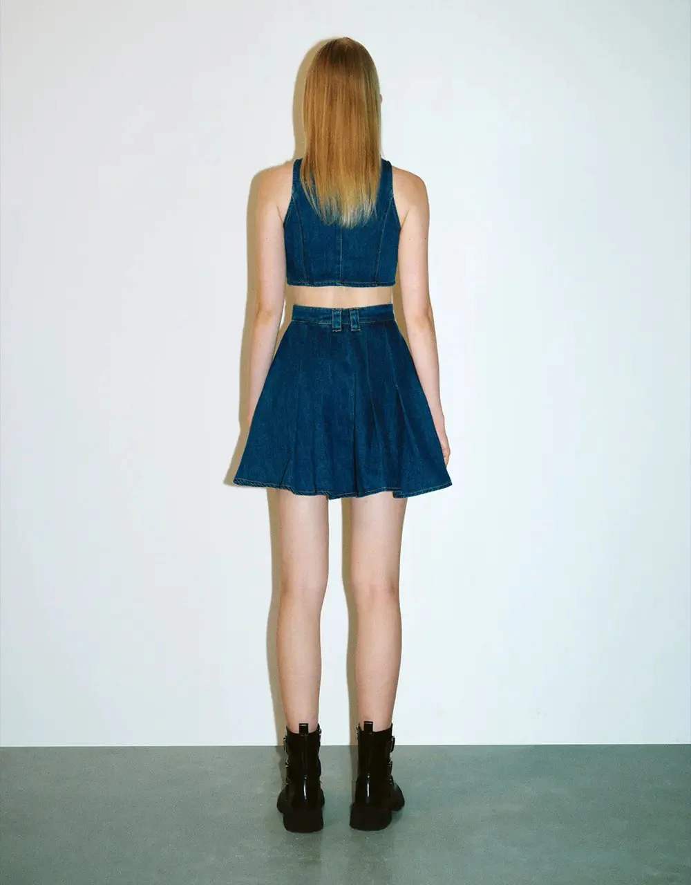 322-cut-out-sleeveless-denim-dress-6.webp Cut-Out Sleeveless Denim Dress