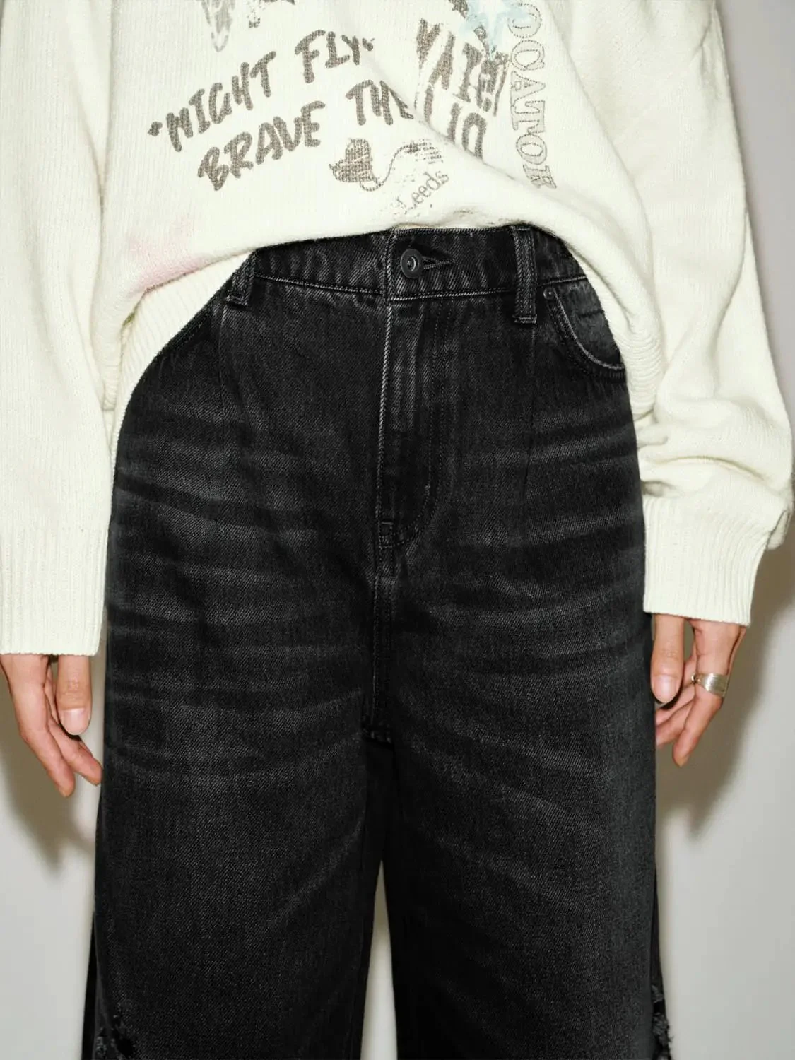 3232-raw-detail-washed-ankle-jeans-4.webp Raw Detail Washed Ankle Jeans