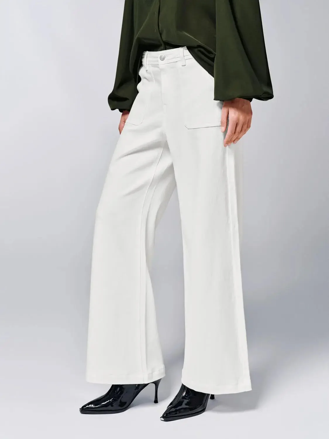 Patch Pocket Flare Leg Jeans