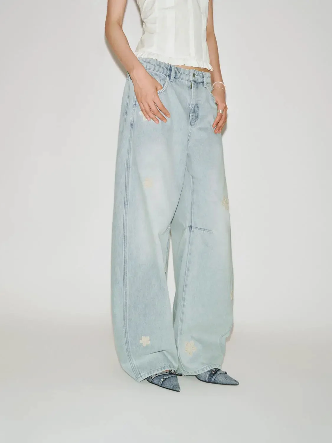 3263-floral-embroidered-barrel-leg-jeans-3.webp Floral Embroidered Barrel Leg Jeans