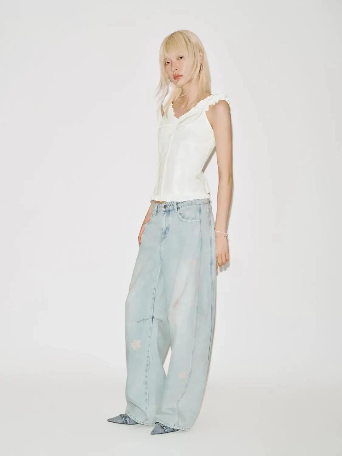 3263-floral-embroidered-barrel-leg-jeans-5.webp Floral Embroidered Barrel Leg Jeans