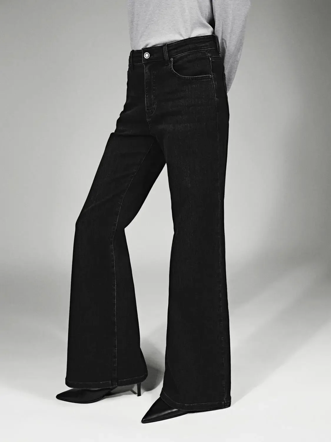 3283-skinny-fit-flare-leg-jeans-3.webp Skinny Fit Flare Leg Jeans