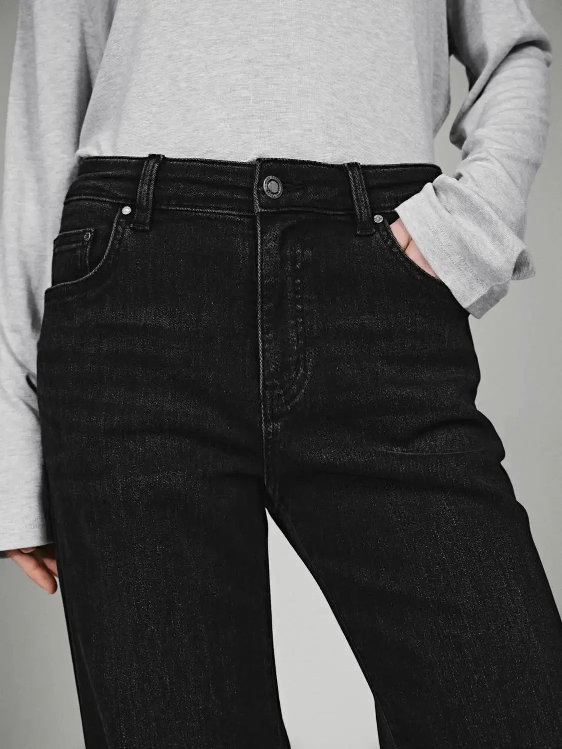 3283-skinny-fit-flare-leg-jeans-7.webp Skinny Fit Flare Leg Jeans