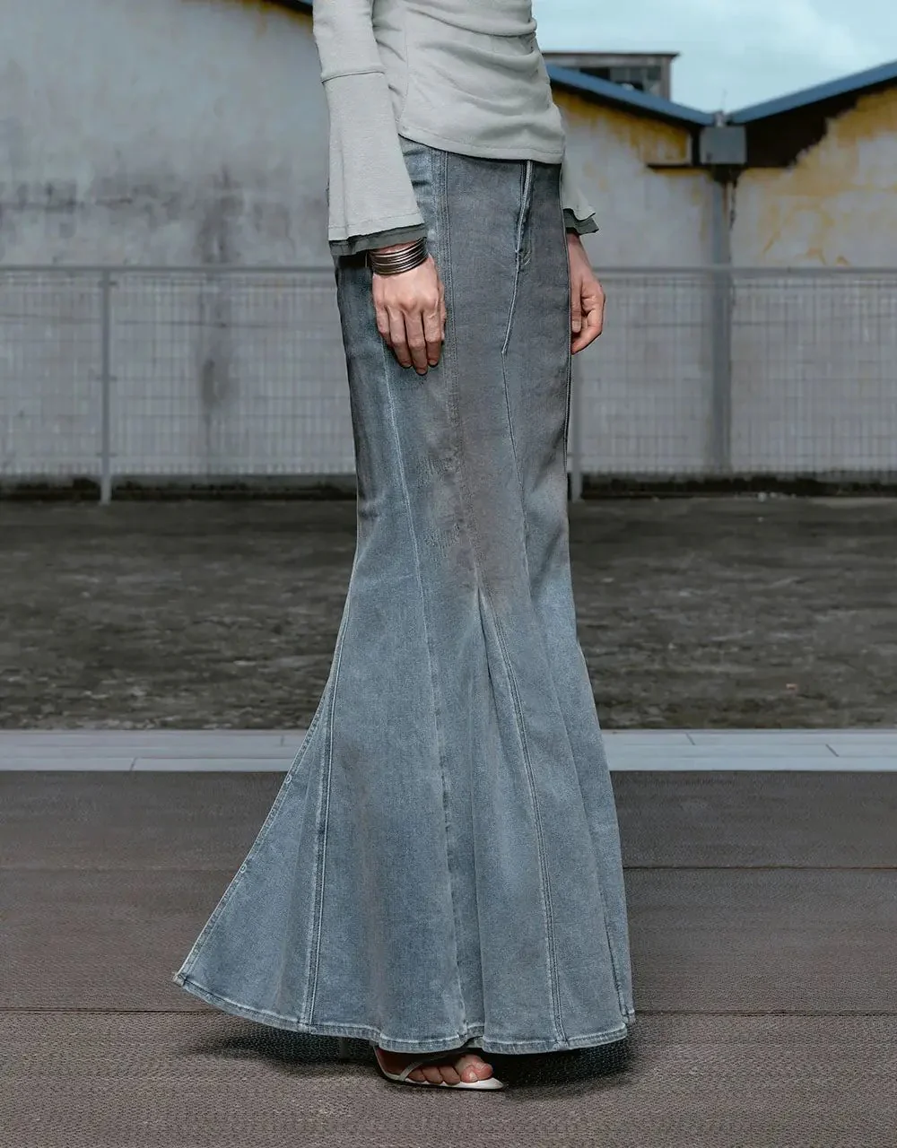 330-gradient-denim-fishtail-skirt-3.webp Gradient Denim Fishtail Skirt