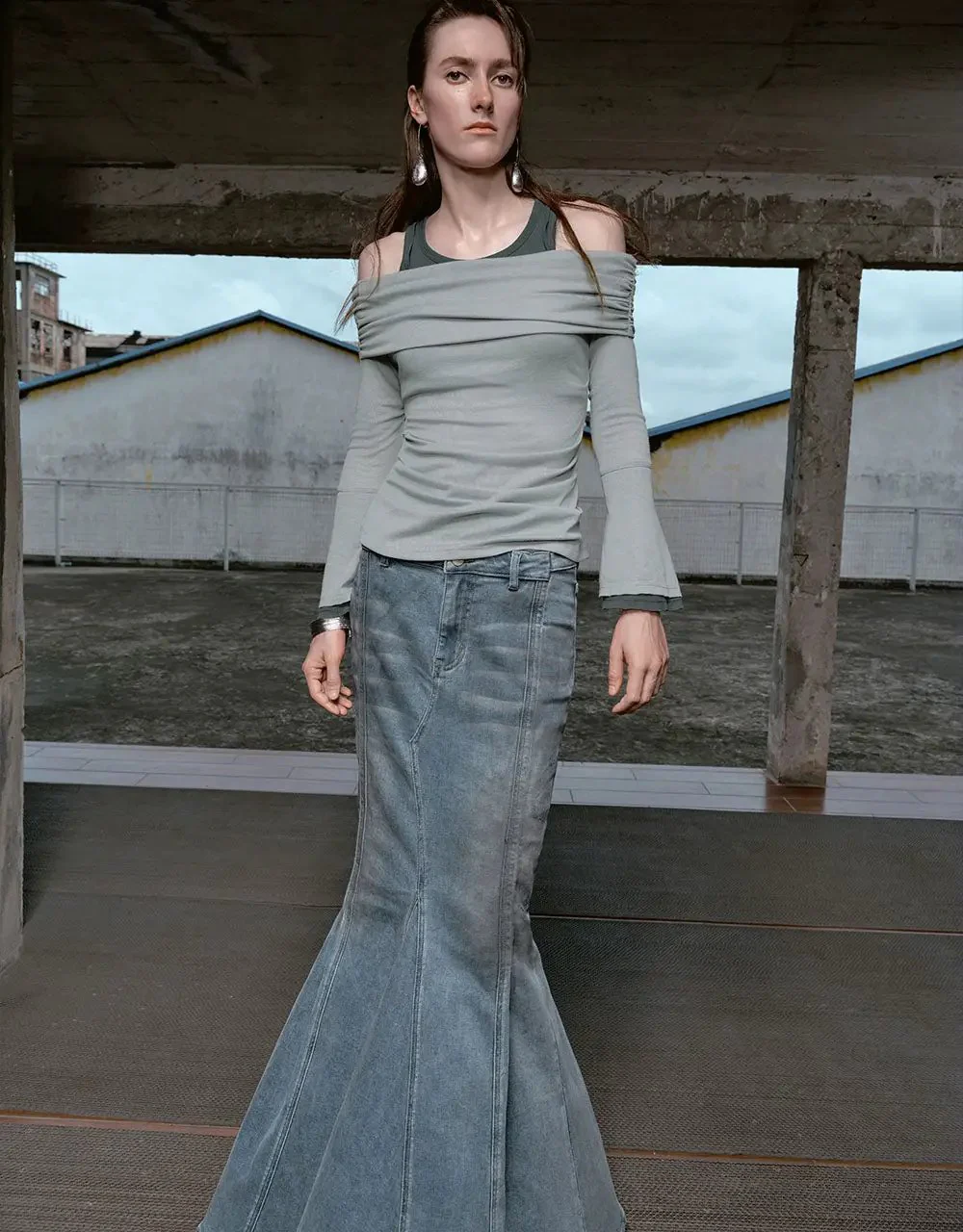 330-gradient-denim-fishtail-skirt-7.webp Gradient Denim Fishtail Skirt