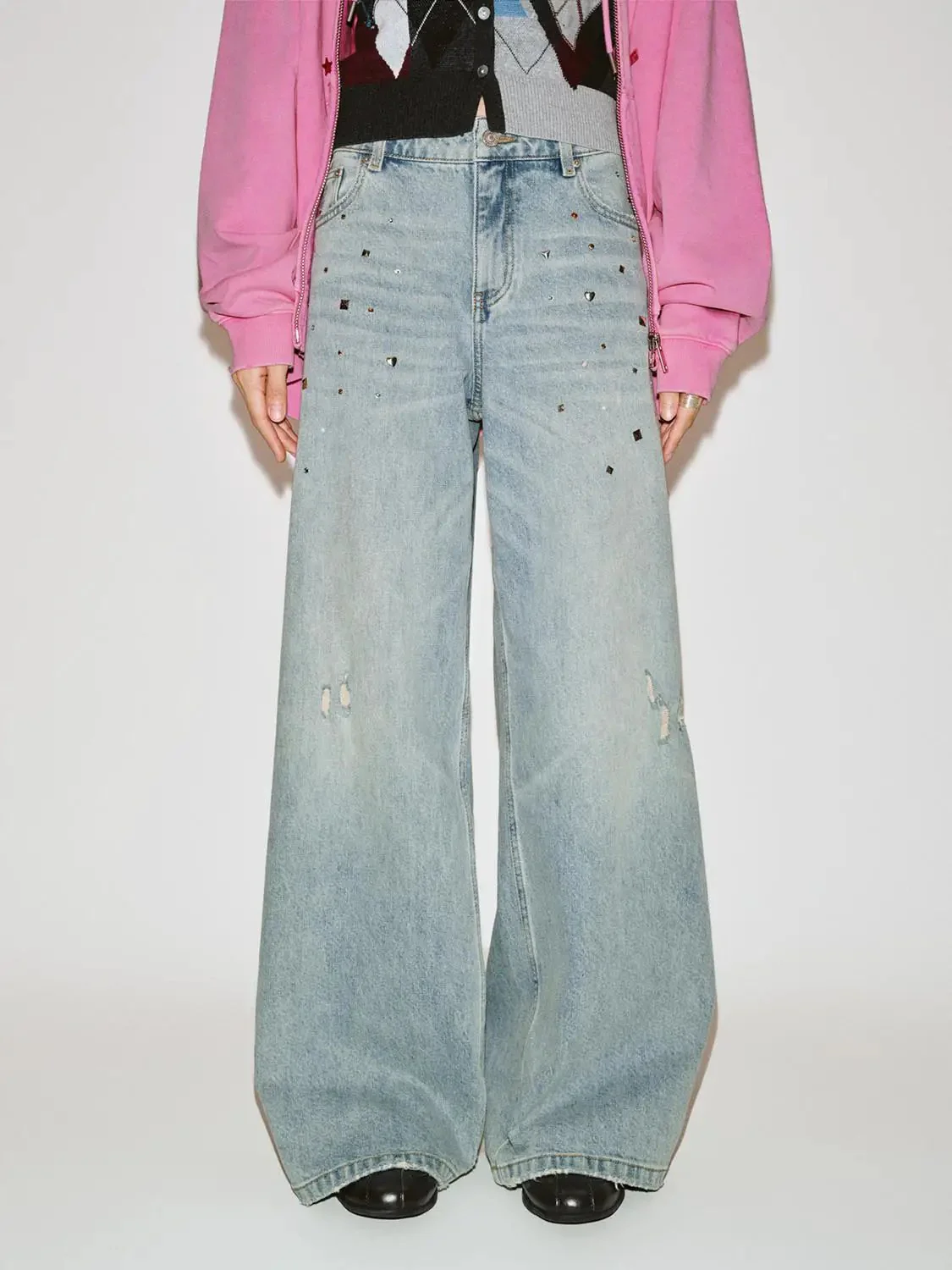 3304-studded-raw-detail-wide-leg-jeans-1.webp Studded Raw Detail Wide Leg Jeans