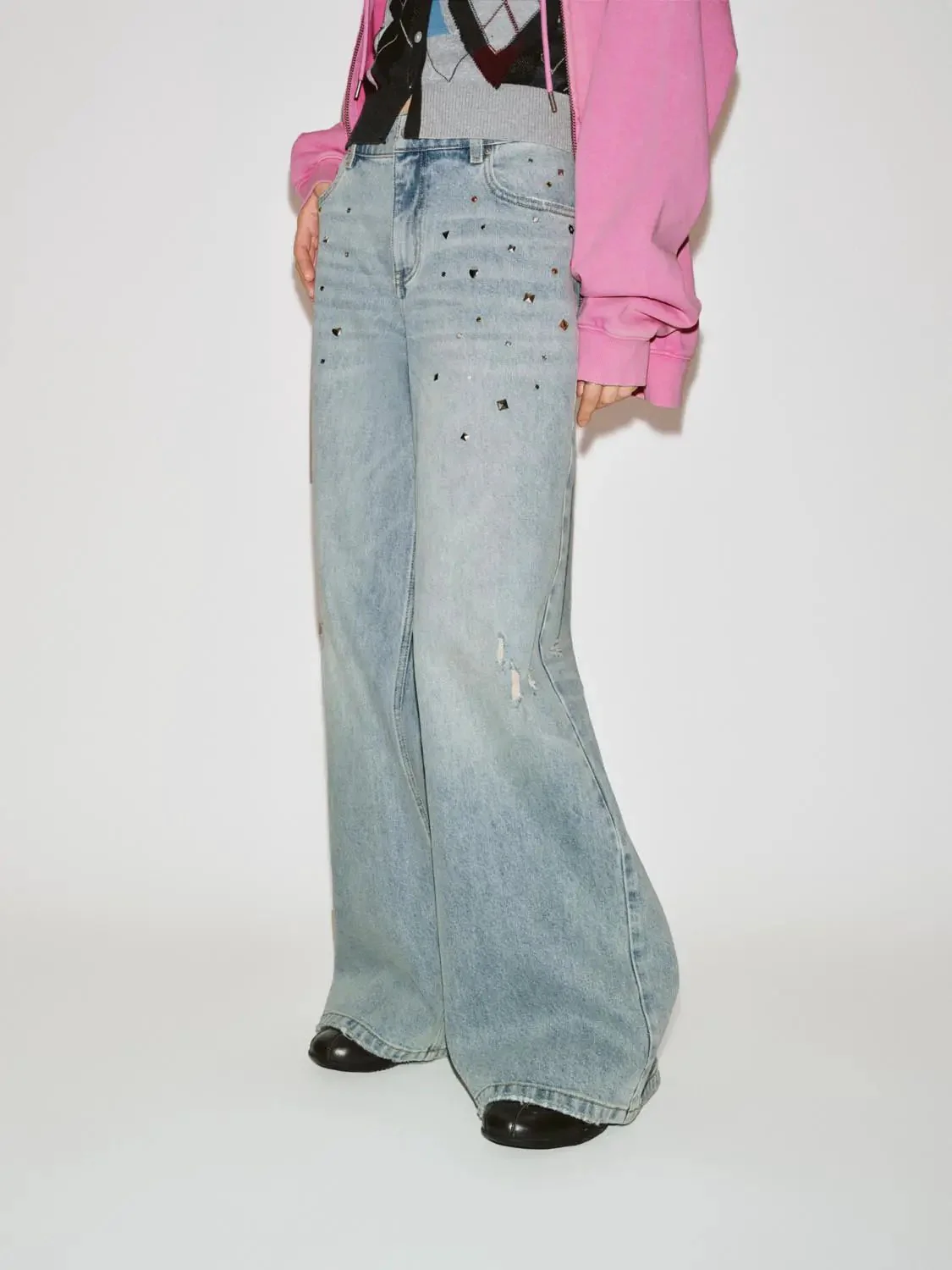 3304-studded-raw-detail-wide-leg-jeans-3.webp Studded Raw Detail Wide Leg Jeans