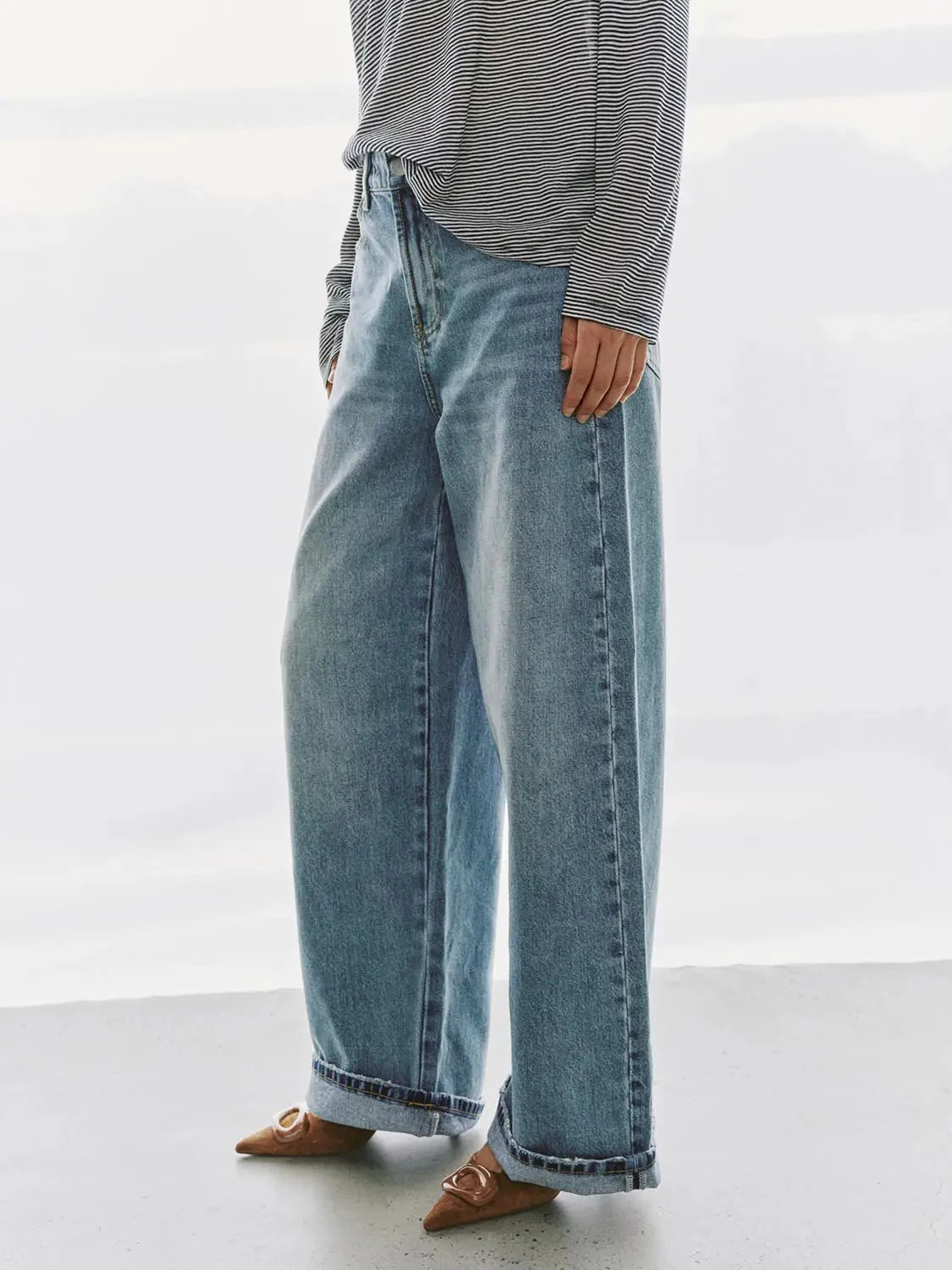 3311-cuffed-straight-leg-jeans-3.webp Cuffed Straight Leg Jeans