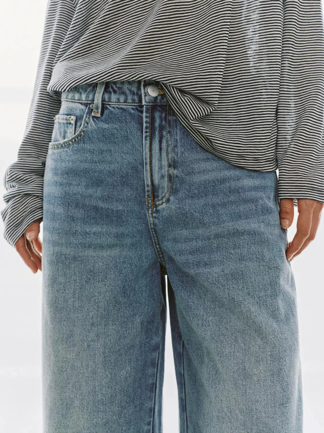 3311-cuffed-straight-leg-jeans-5.webp Cuffed Straight Leg Jeans