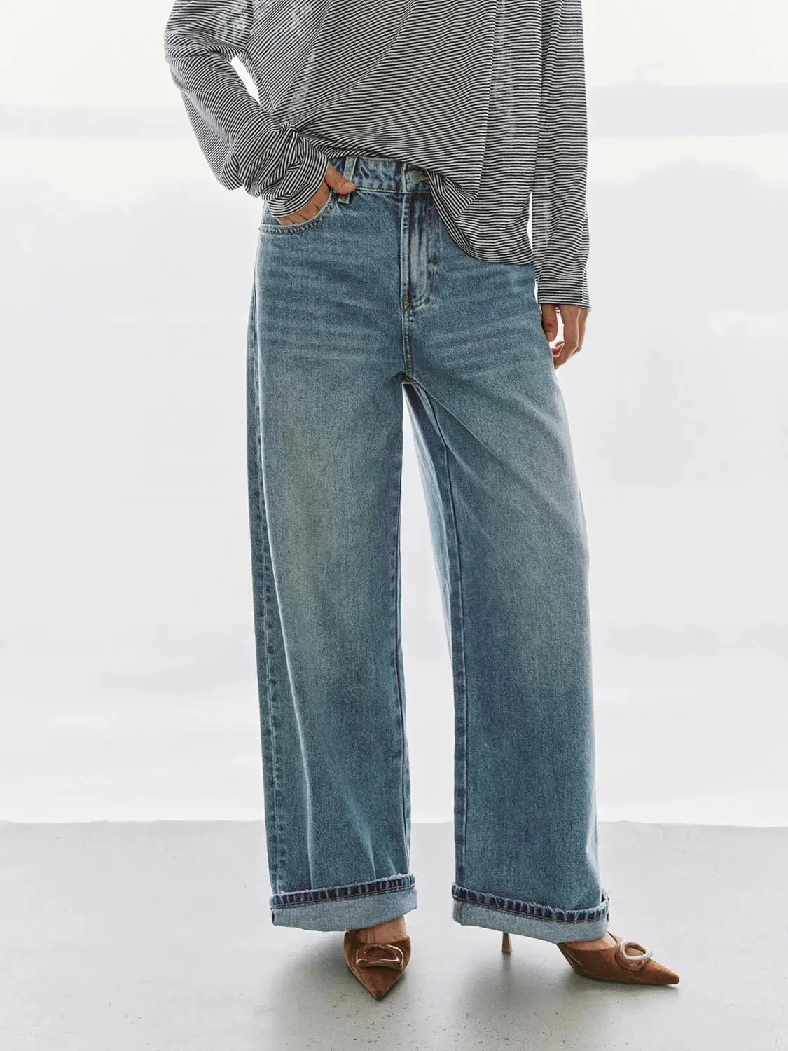 3311-cuffed-straight-leg-jeans-9.webp Cuffed Straight Leg Jeans