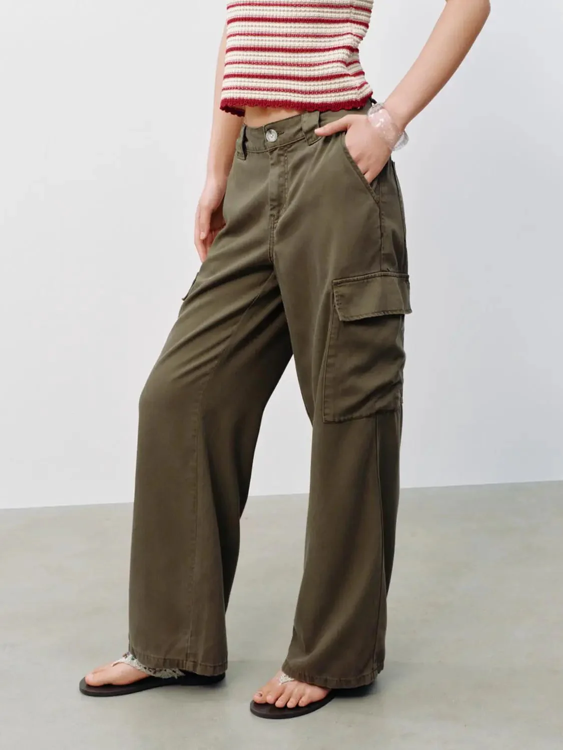 3331-flap-pocket-wide-leg-jeans-3.webp Flap Pocket Wide Leg Jeans