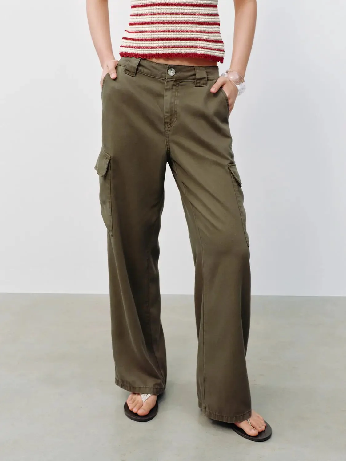 3331-flap-pocket-wide-leg-jeans-9.webp Flap Pocket Wide Leg Jeans