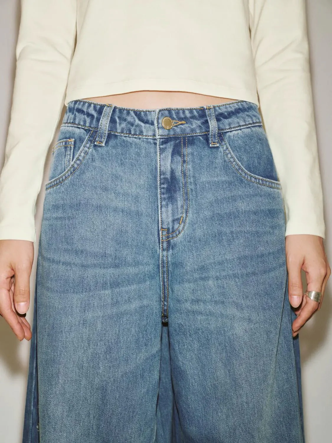 3350-floral-embroidered-wide-leg-jeans-4.webp Floral Embroidered Wide Leg Jeans