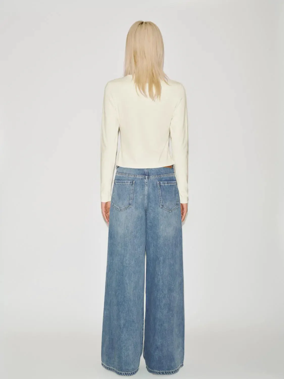 3350-floral-embroidered-wide-leg-jeans-6.webp Floral Embroidered Wide Leg Jeans