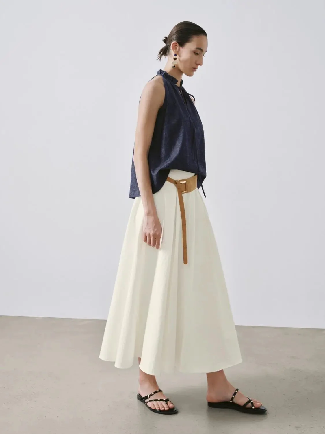 3357-ruffle-tie-neck-sleeveless-denim-shirts-4.webp Ruffle Tie Neck Sleeveless Denim Shirts