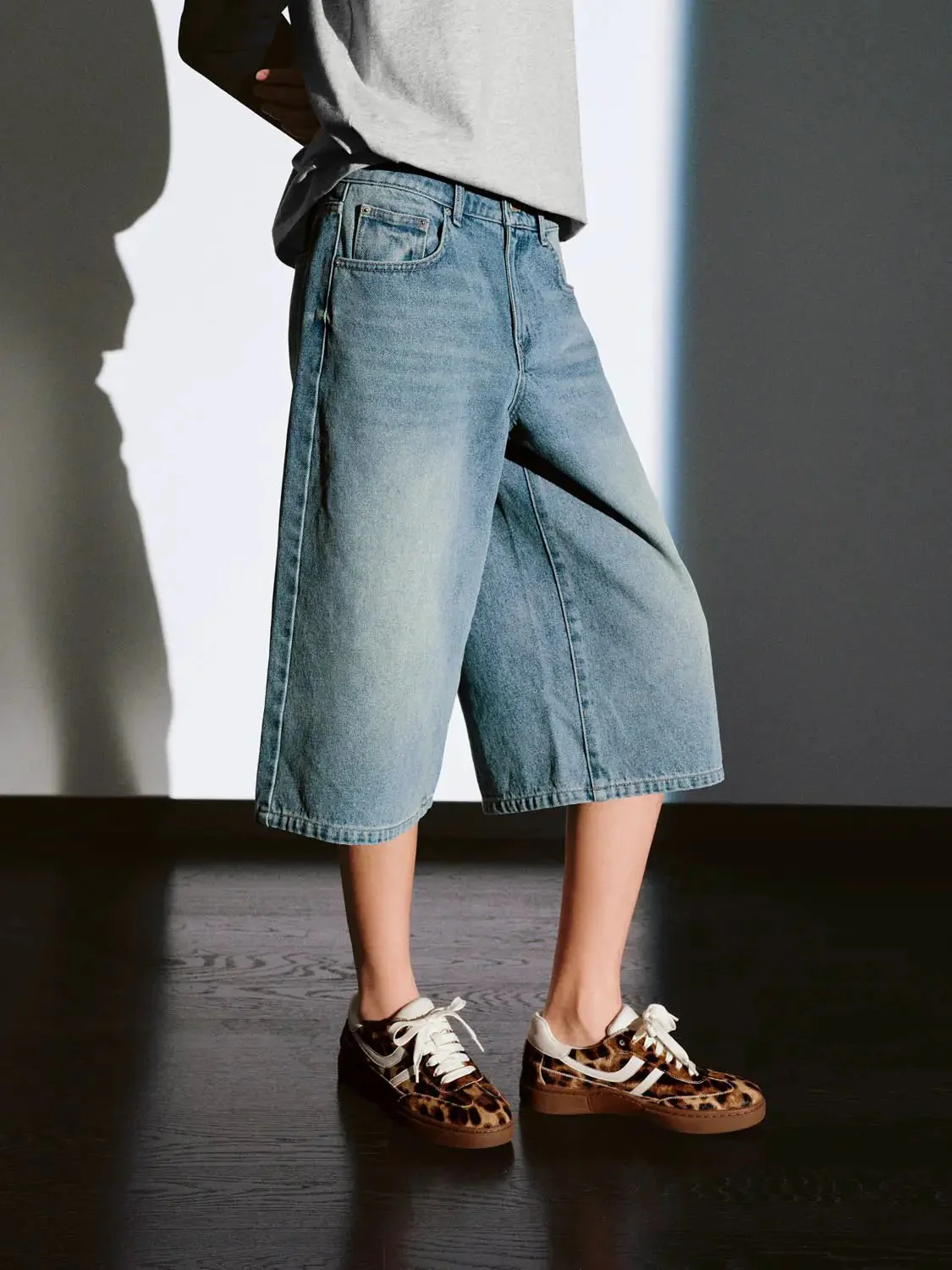 3363-washed-cotton-denim-wide-leg-everyday-wear-shorts-3.webp Washed Cotton Denim Wide Leg Everyday Wear Shorts