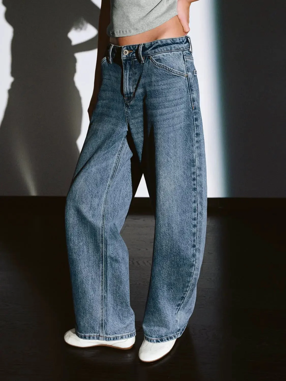 3370-barrel-leg-jeans-3.webp Barrel Leg Jeans
