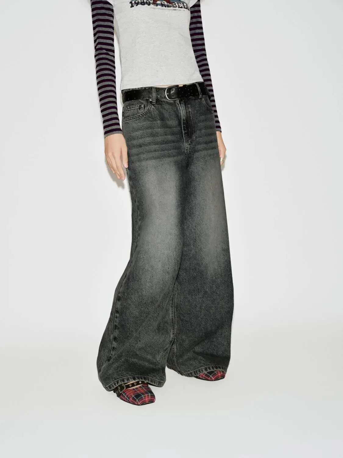 3395-belted-washed-wide-leg-jeans-3.webp Belted Washed Wide Leg Jeans