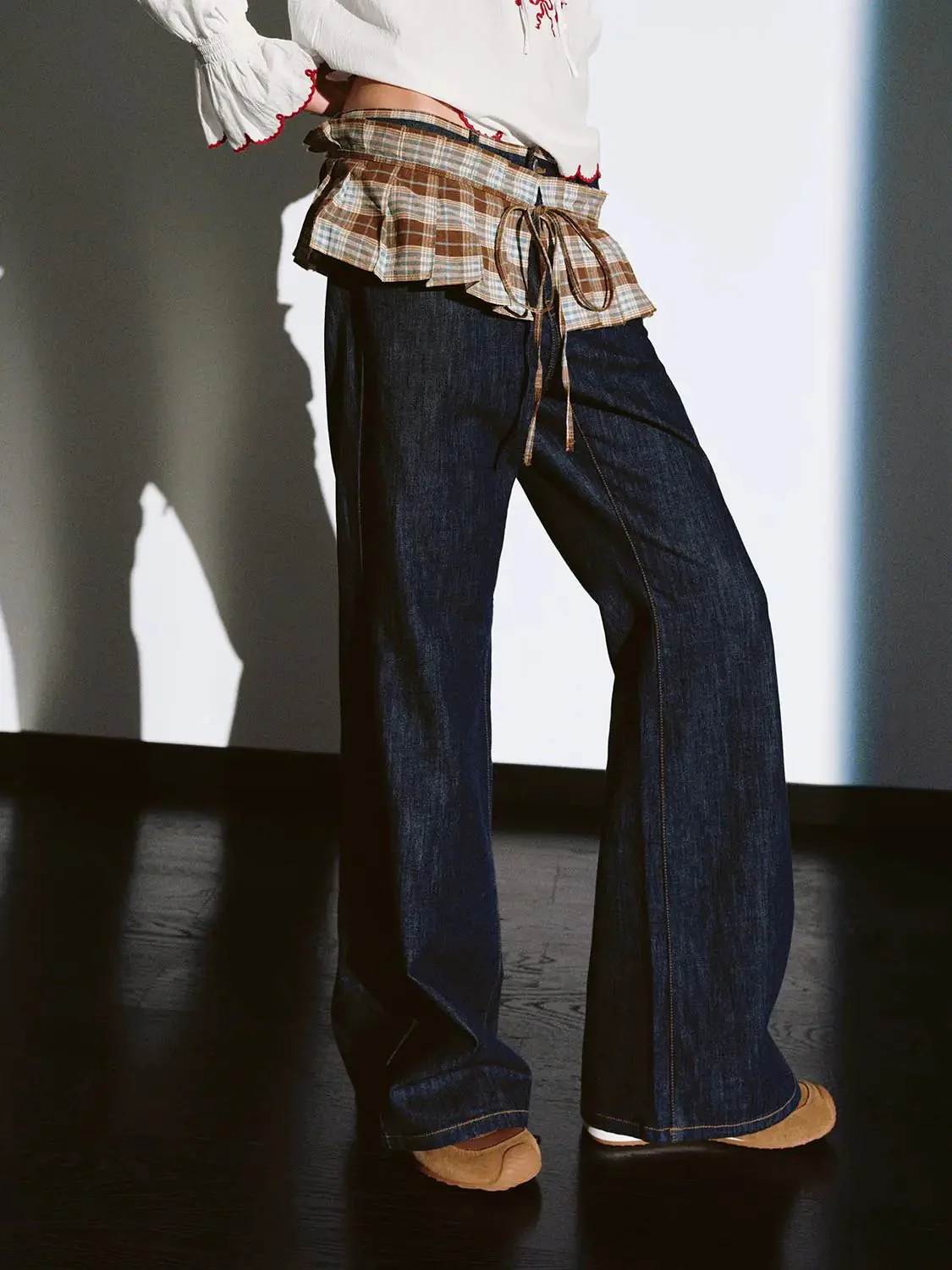 3430-check-overlay-spliced-flare-leg-jeans-3.webp Check Overlay Spliced Flare Leg Jeans