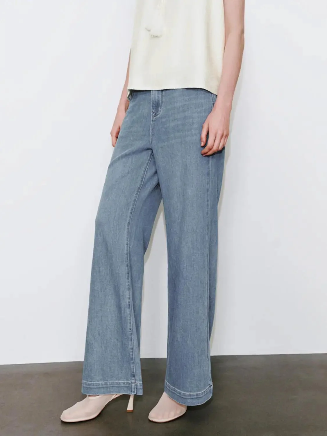 3550-seamed-flare-leg-jeans-3.webp Seamed Flare Leg Jeans