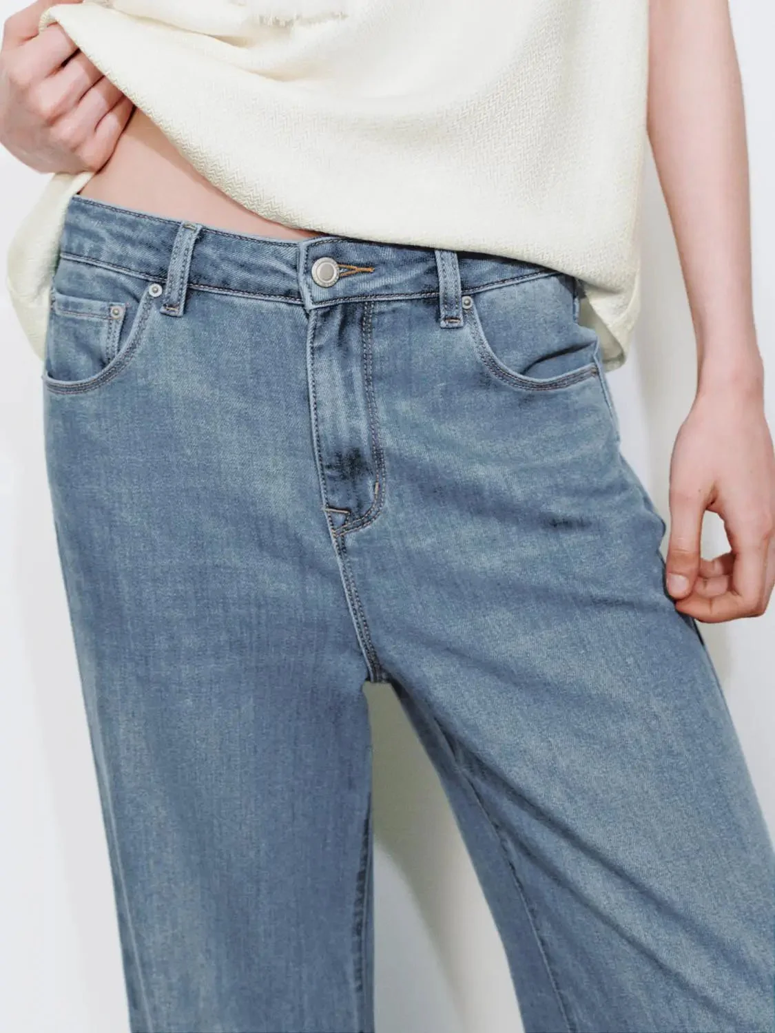 3550-seamed-flare-leg-jeans-5.webp Seamed Flare Leg Jeans