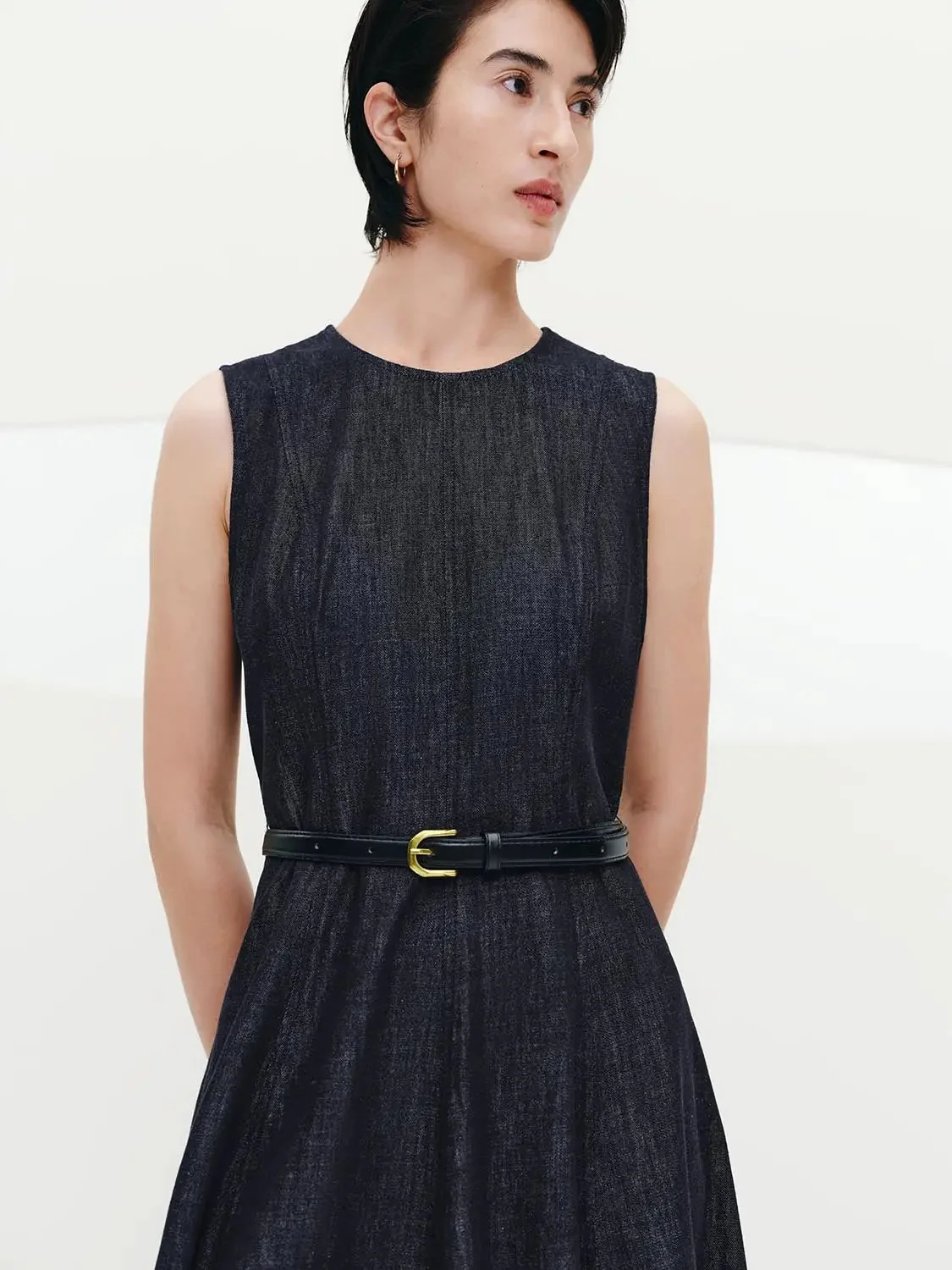 3604-belted-sleeveless-denim-midi-dresses-2.webp Belted Sleeveless Denim Midi Dresses