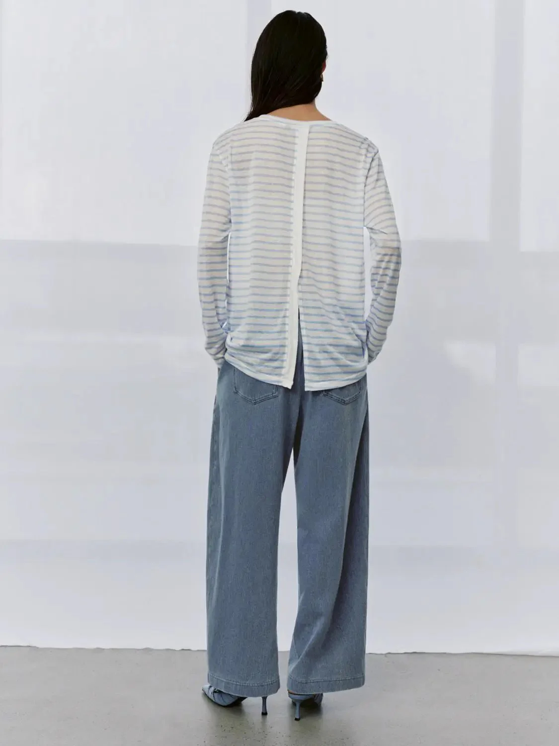3610-contrast-trim-drawstring-pull-on-barrel-leg-jeans-4.webp Contrast Trim Drawstring Pull On Barrel Leg Jeans
