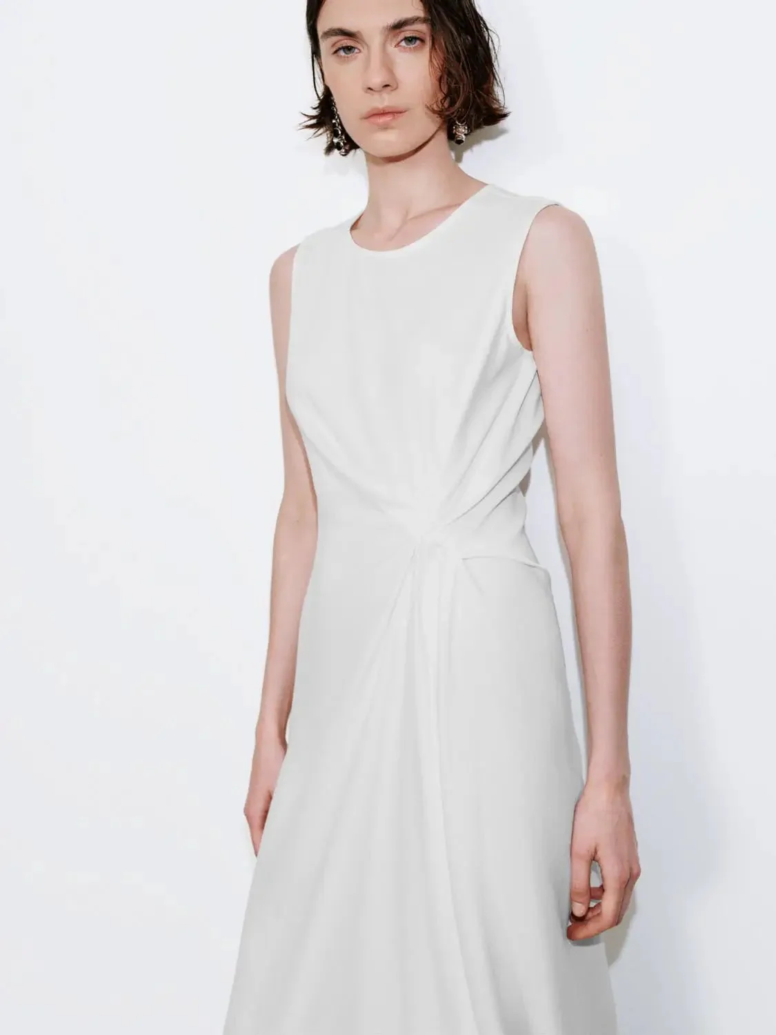 3641-crew-neck-sleeveless-draped-denim-midi-dresses-2.webp Crew Neck Sleeveless Draped Denim Midi Dresses