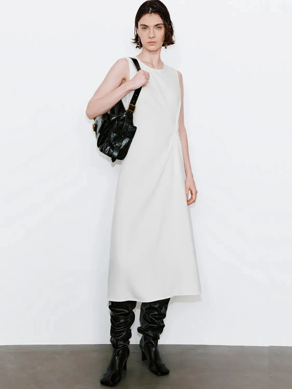 3641-crew-neck-sleeveless-draped-denim-midi-dresses-9.webp Crew Neck Sleeveless Draped Denim Midi Dresses