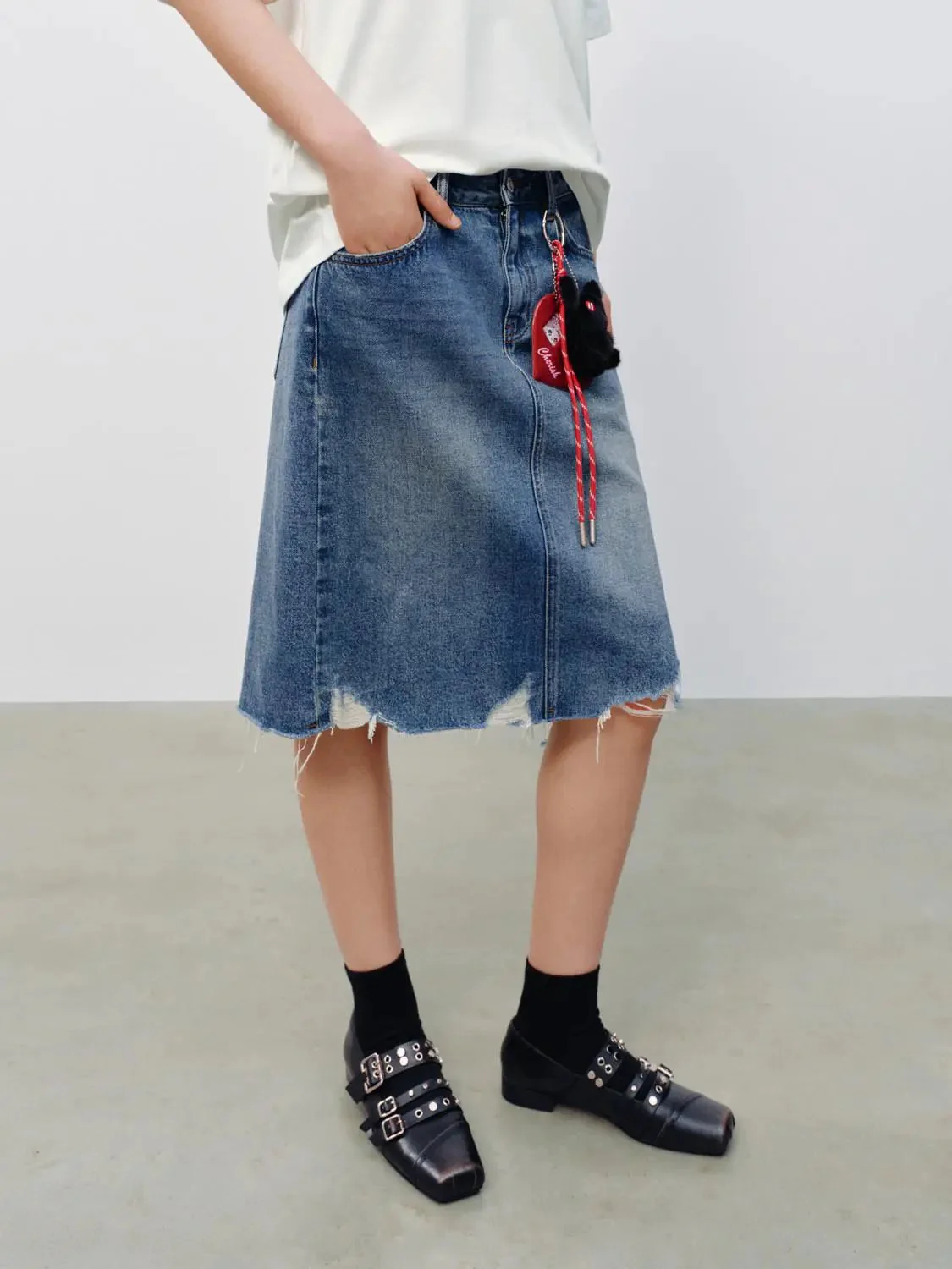 3694-washed-raw-detail-denim-midi-skirts-3.webp Washed Raw Detail Denim Midi Skirts