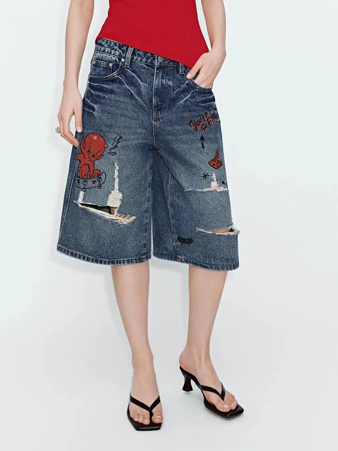 3719-printed-raw-detail-denim-shorts-1.webp Printed Raw Detail Denim Shorts