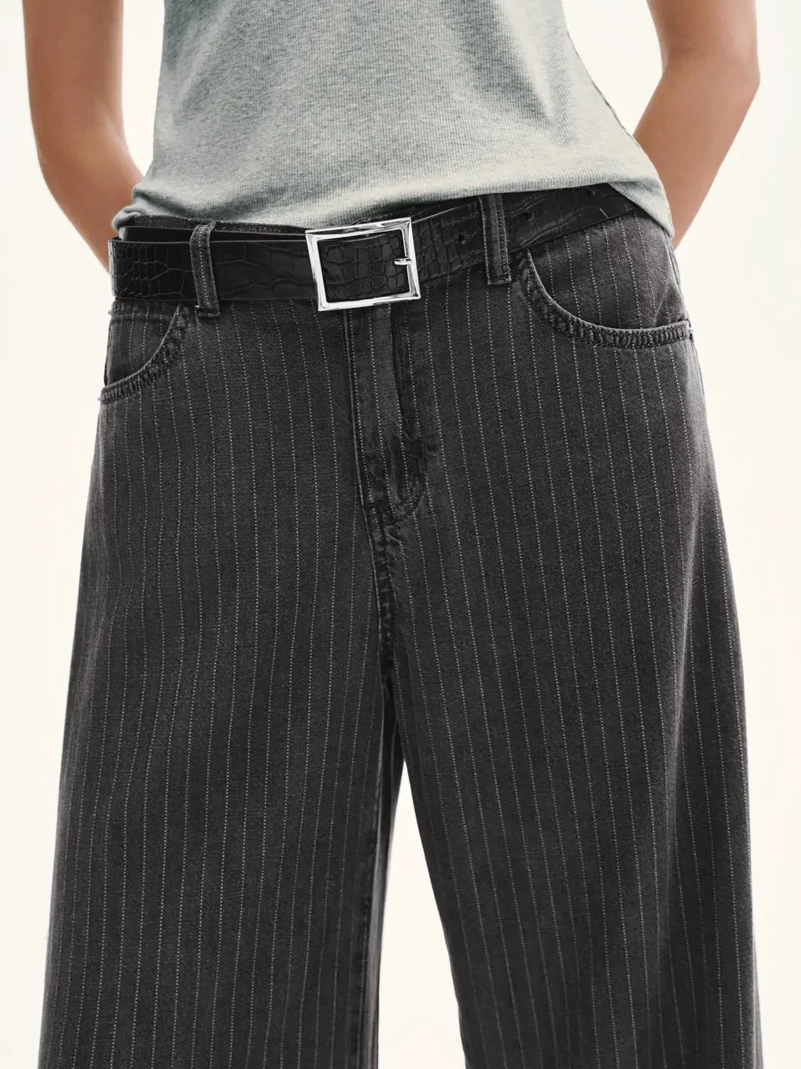 3726-belted-pleated-straight-leg-jeans-4.webp Belted Pleated Straight Leg Jeans