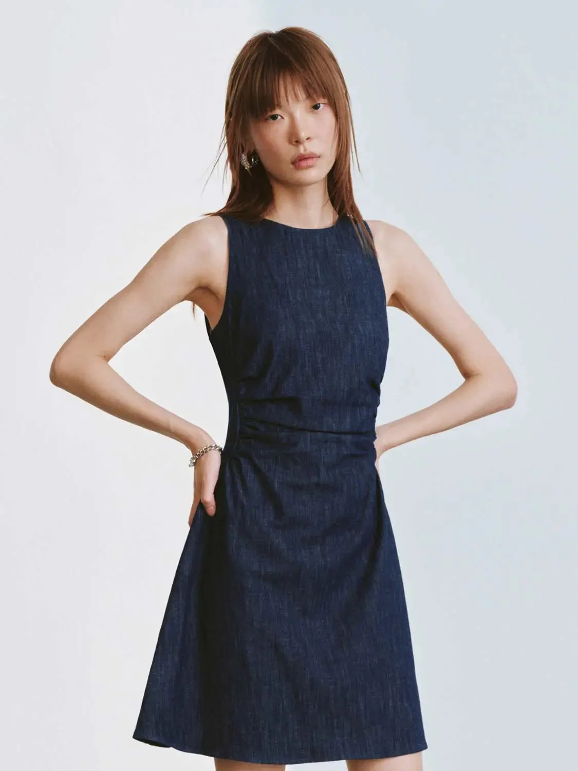 3733-sleeveless-ruched-waist-denim-midi-dresses-9.webp Sleeveless Ruched Waist Denim Midi Dresses