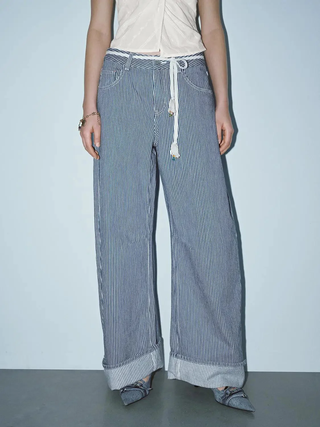 377-tie-belt-striped-cuffed-barrel-leg-jeans-1.webp Tie Belt Striped Cuffed Barrel Leg Jeans