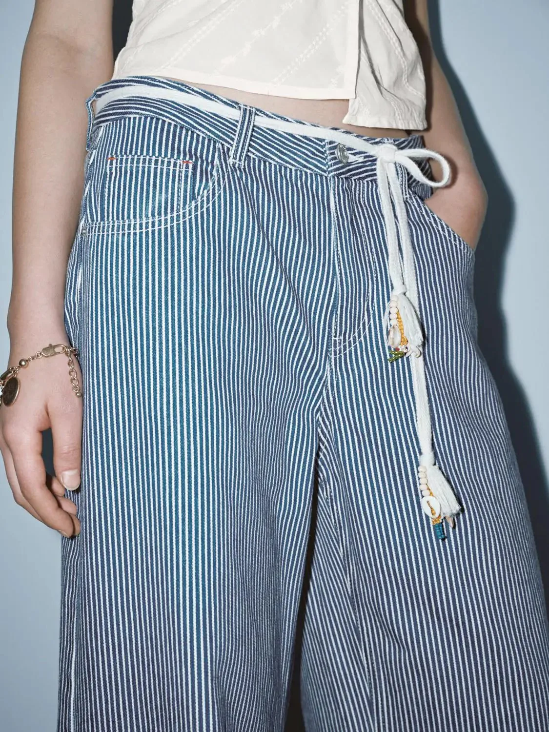 377-tie-belt-striped-cuffed-barrel-leg-jeans-5.webp Tie Belt Striped Cuffed Barrel Leg Jeans
