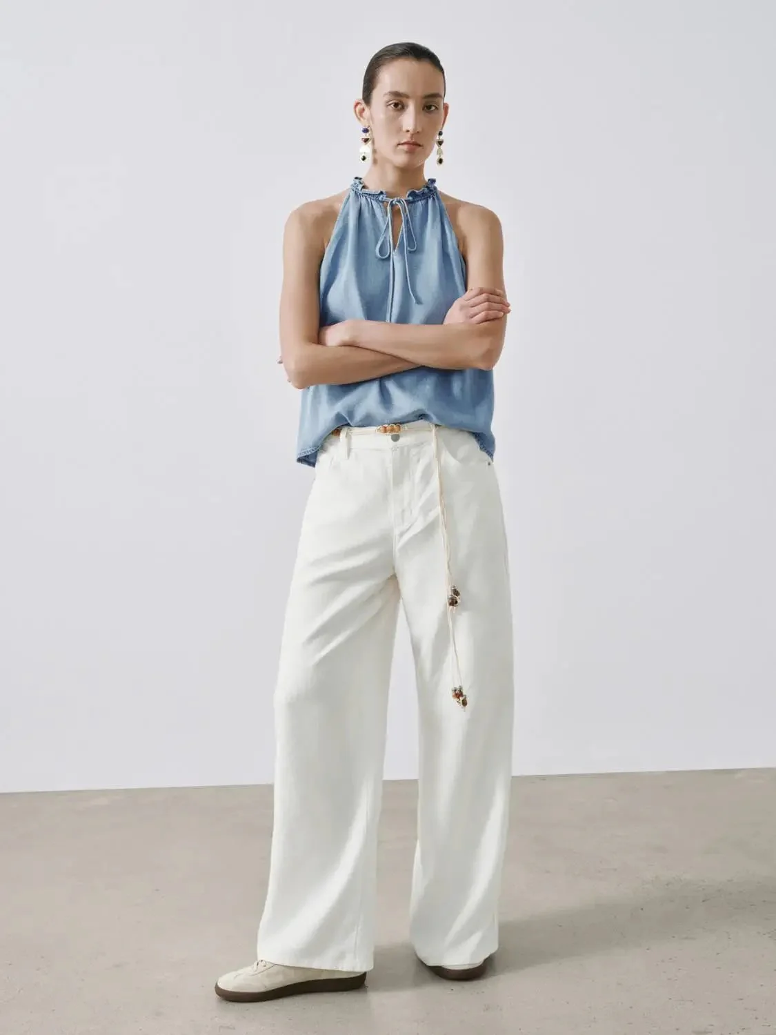 3778-ruffle-neck-sleeveless-denim-shirts-5.webp Ruffle Neck Sleeveless Denim Shirts