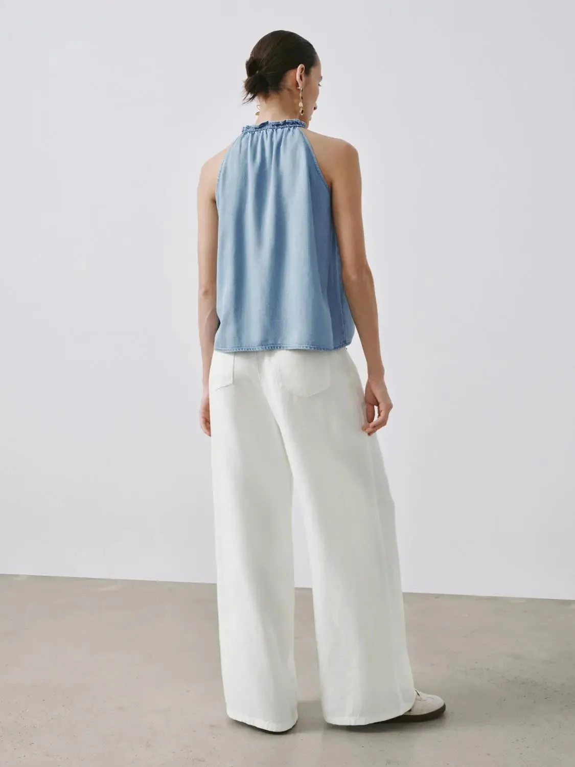 3778-ruffle-neck-sleeveless-denim-shirts-6.webp Ruffle Neck Sleeveless Denim Shirts