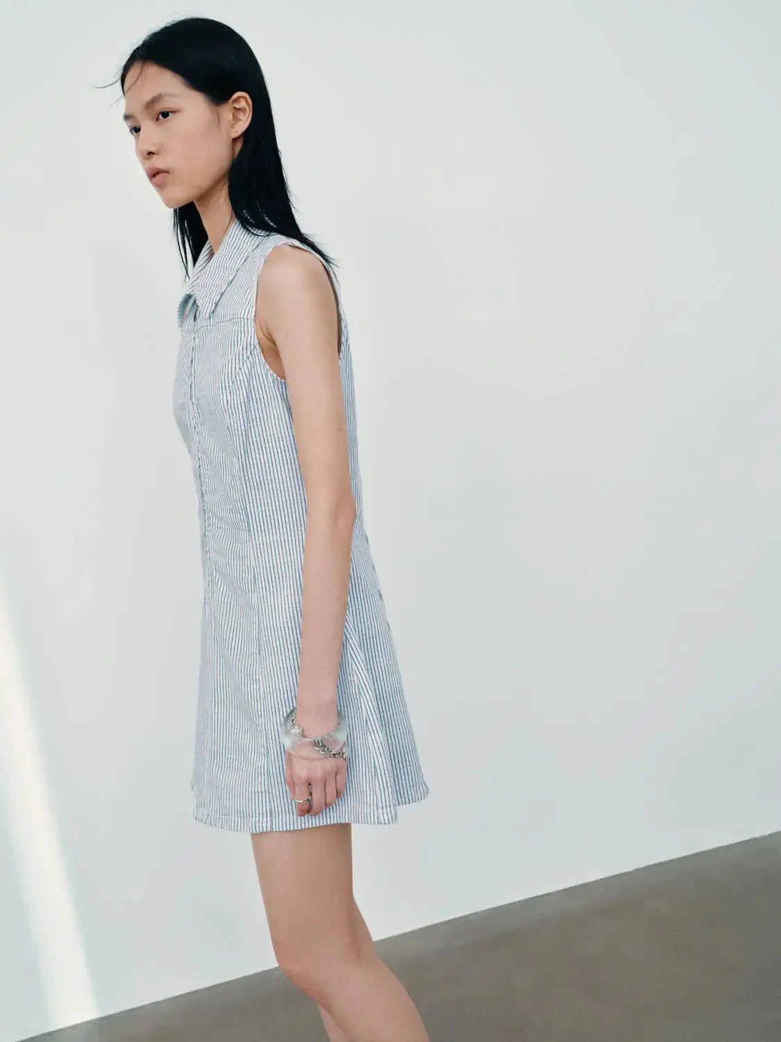 3916-polo-neck-sleeveless-striped-denim-mini-dresses-2.webp Polo Neck Sleeveless Striped Denim Mini Dresses