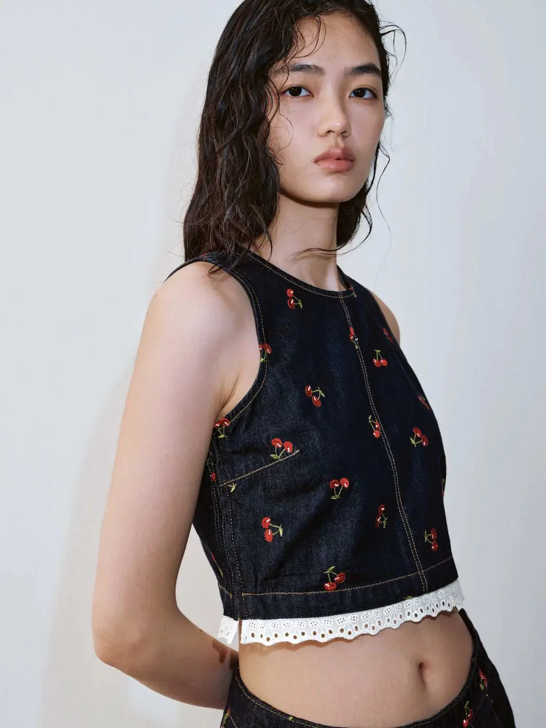 3982-printed-sleeveless-denim-shirts-2.webp Printed Sleeveless Denim Shirts