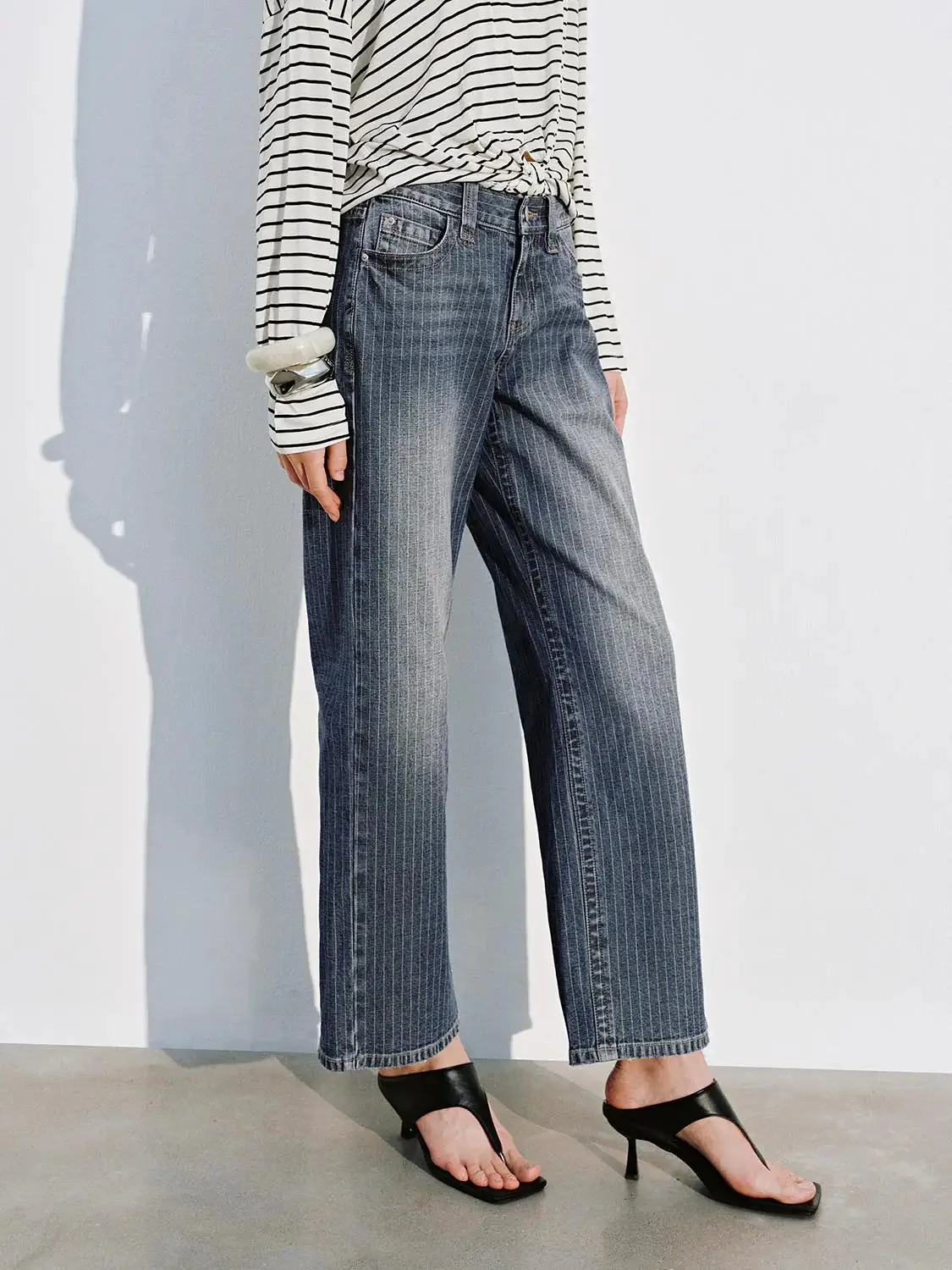 4069-contrast-striped-wide-leg-jeans-3.webp Contrast Striped Wide Leg Jeans