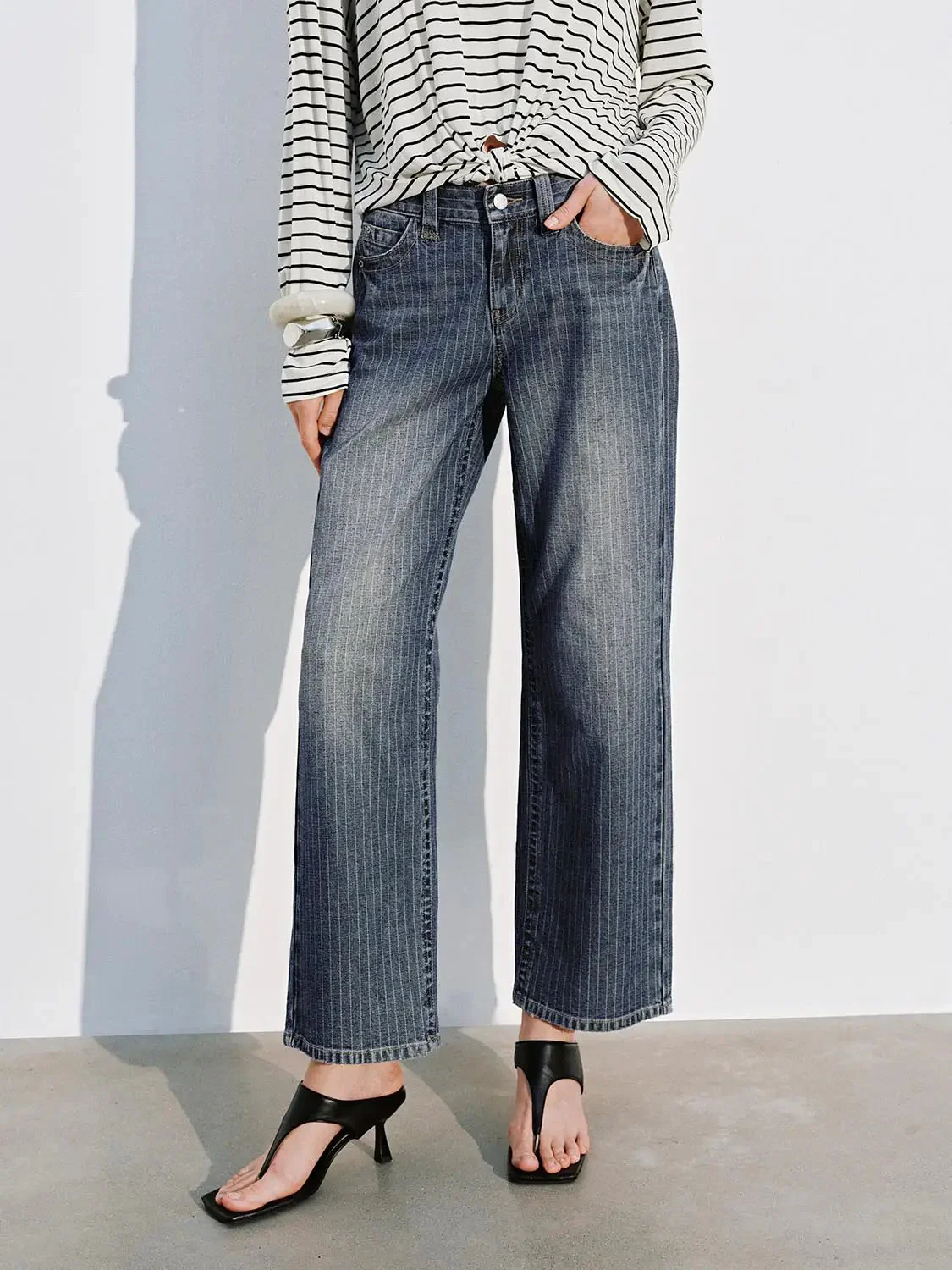 4069-contrast-striped-wide-leg-jeans-9.webp Contrast Striped Wide Leg Jeans