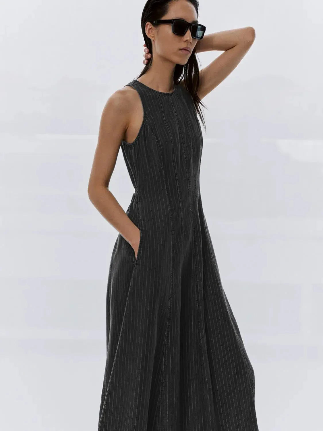 409-sleeveless-denim-midi-dresses-2.webp Sleeveless Denim Midi Dresses