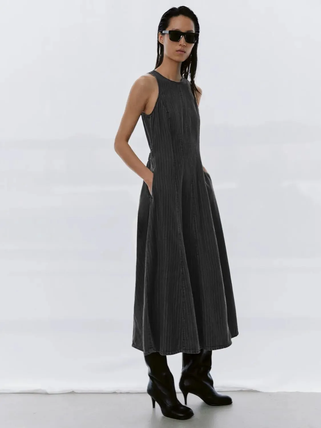 409-sleeveless-denim-midi-dresses-4.webp Sleeveless Denim Midi Dresses
